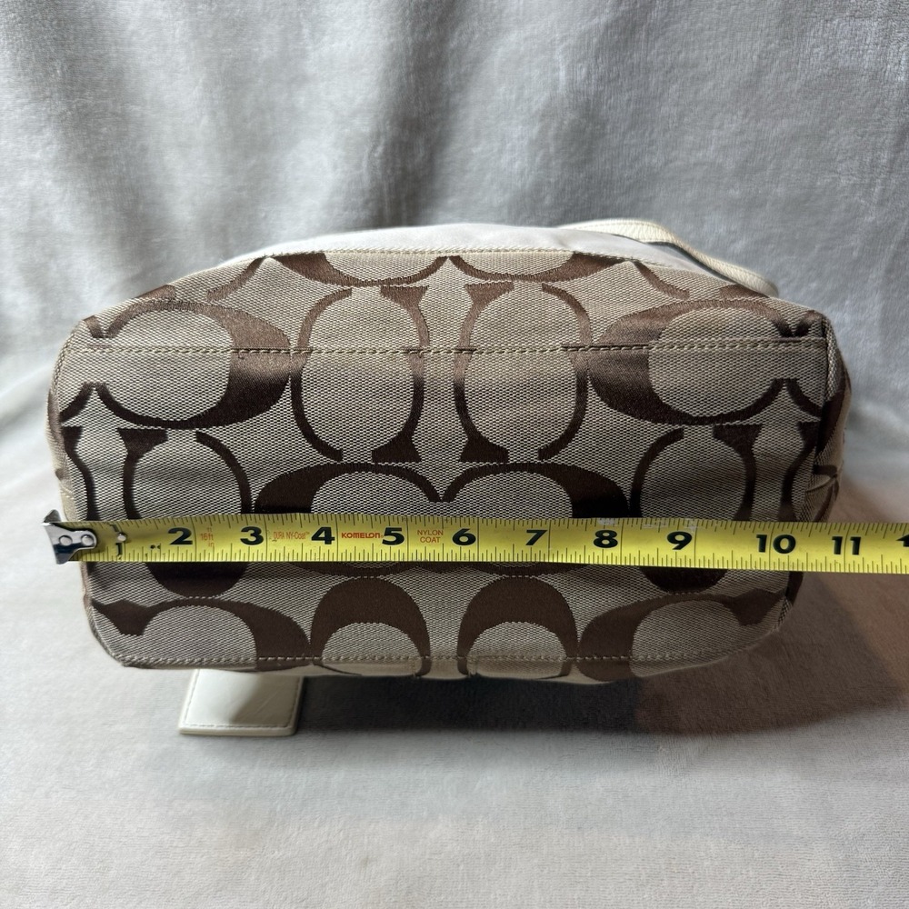 Coach Tote Bag Beige White Signature 10125 Beautiful Canvas with Keychains - Picture 9 of 9